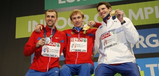 Jaroslav Bába (vpravo) s bronzovou medailí.