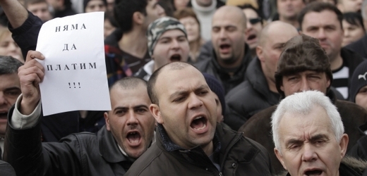 Protesty v Bulharsku kvůli vysokým nákladům za elektřinu dne 17.2.2013.