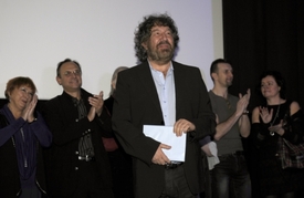 Režisér Zdeněk Troška na premiéře filmu Babovřesky.