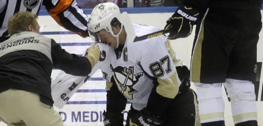 Sidney Crosby chyběl kvůli otřesu mozku na ledě skoro rok.