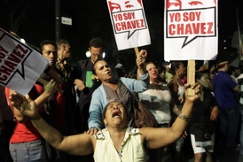 Příznivci Huga Cháveze truchlí.
