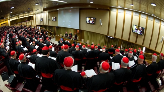 První setkáníákardinálů ve Vatikánu před volbou nového papeže.