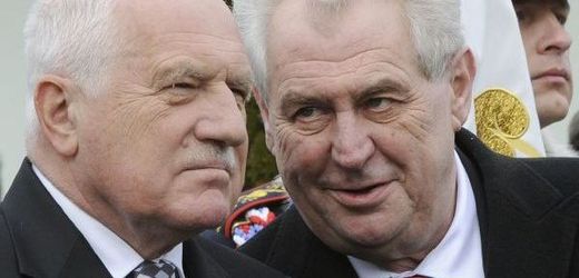 Bývalý a současný prezident - Václav Klaus a Miloš Zeman. 