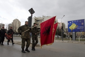 Demonstrace albánských veteránů v Prištině.