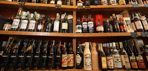 Na otravu alkoholem zemřely již čtyři desítky konzumentů (ilustrační foto).