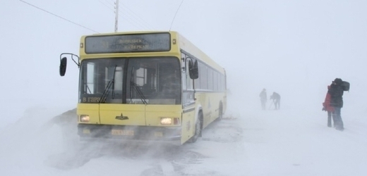 Autobus v ruské zimě (ilustrační foto).