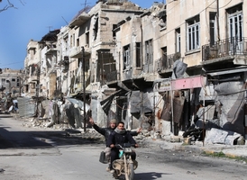 Části Sýrie se změnily v měsíční krajinu.