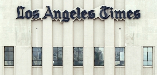 Šéfredaktor sociálních sítí agentury Reuters se prý spikl s hackery ze skupiny Anonymous a pomohl jim k útoku na web listu Los Angeles Times.