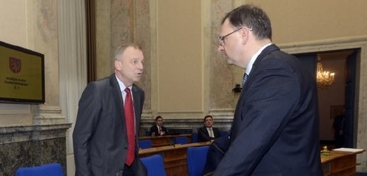  Vlastimil Picek navržený na post ministra obrany (vlevo) a premiér Petr Nečas.