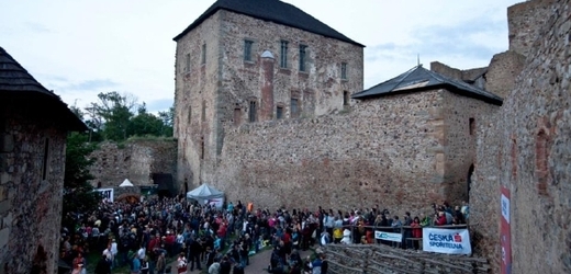 Festival se letos vrátí také na hrad Točník (foto z minulého ročníku).