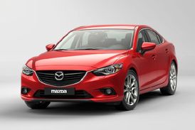Nové úsporné technologie mohou pomoci rozhodování. Mazda používá systém SkyActiv, který snížil spotřebu.