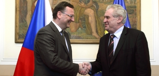 Premiér Petr Nečas (vlevo) a prezident Miloš Zeman.