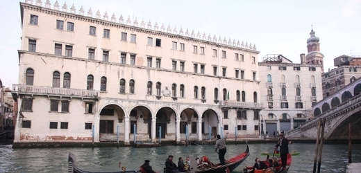 Palác Fondaco dei Tedeschi se změní v obchodní dům značky Benetton.