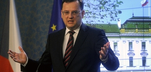Senát se stále více stává prostředkem nadbíhání ČSSD jejím komunistickým spojencům, míní premiér Petr Nečas.
