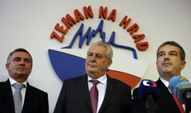Zleva Vratislav Mynář, Miloš Zeman a Zdeněk Štengl.