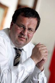 Stínový ministr financí Jan Mládek (ČSSD).