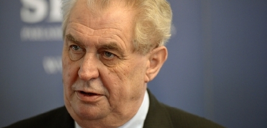 Prezident Miloš Zeman má už krátce po svém nástupu do funkce omezené pravomoci.