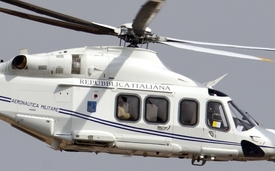 Františka do letního papežského sídla Castel Gandolfo dopravil vrtulník.