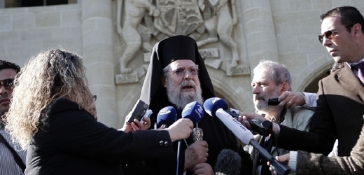 Kyperský arcibiskup Chrysostomos je pro to, aby země vystoupila z eurozóny.