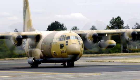 Dopravní letoun C-130 saúdské armády.