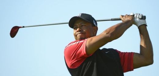 Golfista Tiger Woods se vrátil na post světové jedničky.