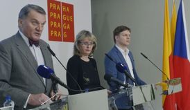 Obvinění radní: zprava primátor Bohuslav Svoboda (ODS), radní Eva Vorlíčková (TOP 09) a náměstek primátora Tomáš Hudeček (TOP 09)