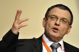 Lubomír Zaorálek požadoval, aby na schůzi ministr Kubice informoval o krocích policie v kauze Opencard.