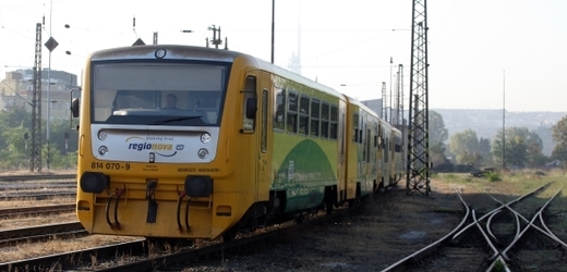 SŽDC se stará mimo jiné o koleje, sestavuje jízdní řád a zajišťuje rovný přístup dopravců na železnici (ilustrační foto).