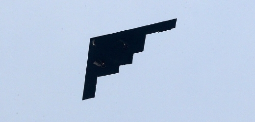 Americká armáda vyslala k cvičnému přeletu nad Jižní Koreu dva své bombardéry B-2.