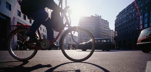 Cílem kampaně je především omezit počet automobilů ve městech a naučit lidi jezdit pravidelně na kole (ilustrační foto).