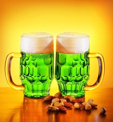 Zelené pivo bude točit na sto restaurací v celé zemi.