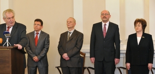 Zemanovými kandidáty jsou (zprava) Milada Tomková, Vladimír Sládeček, Jan Filip a Jaroslav Fenyk.
