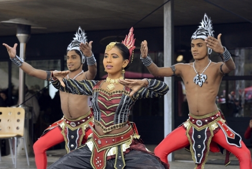 Slavnostní otevření pavilonů zahrnovalo i indický tanec.