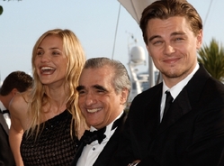 Scorsese (uprostřed) s herci z filmu Gangy New Yorku Leonardem DiCapriem a Cameron Diazovou.