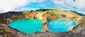 Jezero na Mount Kelimutu, Indonésie. Tři kráterová jezera  jsou považována za místo odpočinku duší. Jezera jsou rozdělena na jezero starců, jezero mladíků a dívek a jezero zlých duchů. Barva všech tří se ale nepředvídatelně mění od azurově modré až po krvavě rudou. (Foto: yeity.com)