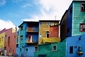 Čtvrť La Boca, Buenos Aires. Domy v této části byly postaveny ze šrotu z nedaleké loděnice. (Foto: Profimedia.cz, Dennis Degnan/Corbis)