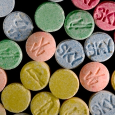 Za mnohá úmrtí mohou paradoxně "kvalitnější" drogy (ilustrační foto).