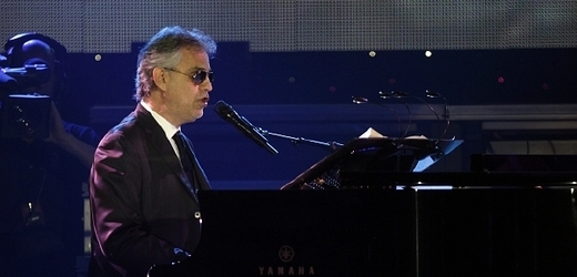 Čtyřiapadesátiletý Andrea Bocelli patří mezi nejoblíbenější a nejprodávanější interprety současnosti. 