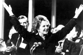 V zimě roku 1978 dokázala Thatcherová dobře využít vlny stávek a rostoucí nezaměstnanosti za labouristické vlády a zvítězila ve volbách roku 1979 (na snímku).