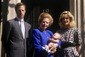 Zleva syn Thatcherové Mark, politička s vnukem Michaelem v náručí a Markova manželka Diane. Rodinný snímek z roku 1989.