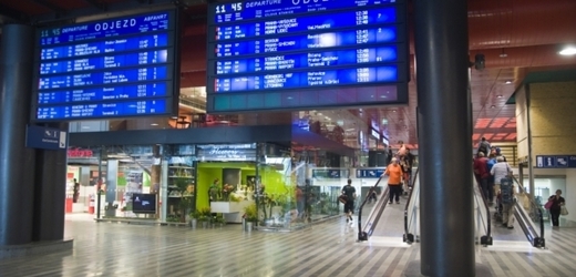 Součástí transakce je i pražské Hlavní nádraží, které provozuje italská firma Grandi Stazioni.