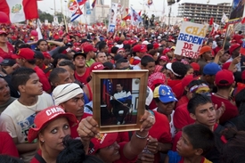 Miliony Chávezových fanoušků. 