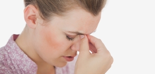 Migrénami trpí občas každá pátá žena (ilustrační foto).