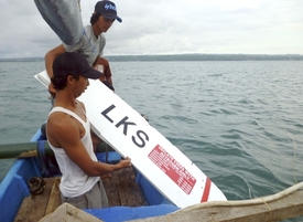 Indonéští rybáři vylovili kus letadla Lion Air.