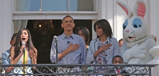 Manželé Michelle a Barack Obamovi letos vydělali méně, přesto dali 25 procent na charitu.