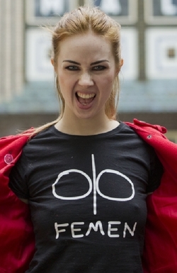 Alexandra Ševčenková zakládá v Německu buňku Femen.