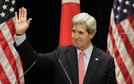 Americký ministr zahraničí John Kerry se na Korejském polostrově pokusil koordinovat postup Washingtonu s Čínou.
