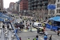 Po výbuchu zachvátila Boston panika. Zemřeli tři lidé, mezi nimi byl i osmiletý chlapec.