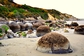 Moeraki Boulders, Nový Zéland. Kameny na pláži Koehoke byly zformovány na mořském dně, když se sedimenty shromažďovaly kolem jádra podobně jako perly při svém vzniku. (Foto: Gorgeousglobe.blogspot.cz)