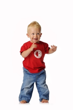 "Dlouhodobé nošení těsných kalhot může způsobit u chlapečků i retenci varlat," varuje fyzioterapeutka Radka Malá (ilustrační foto).